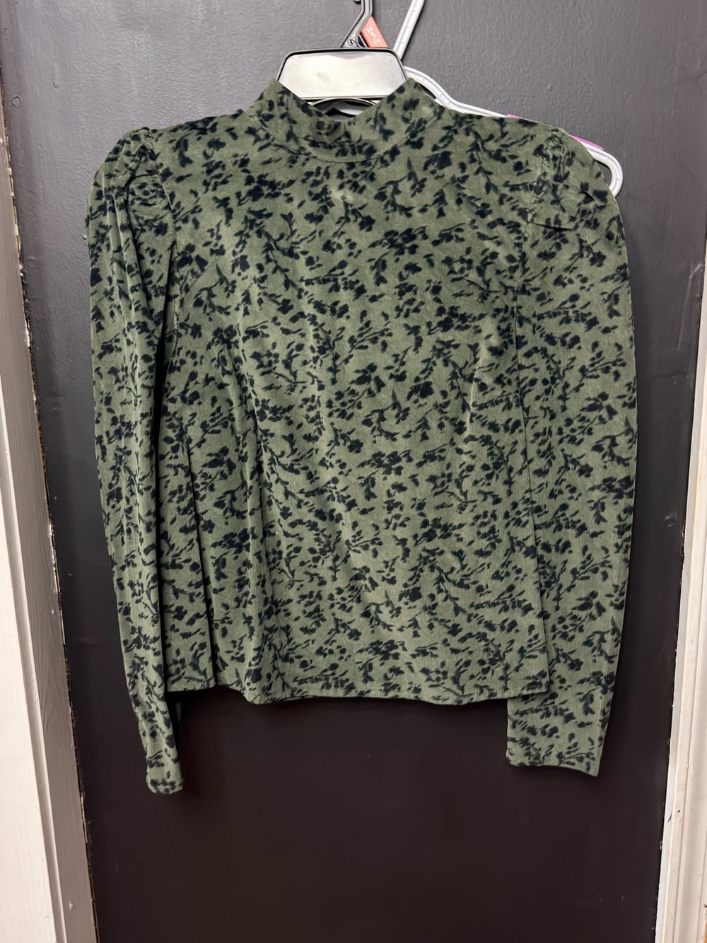 Time and Tru Olive Green and Black Long Sleeve Mock Neck Top
